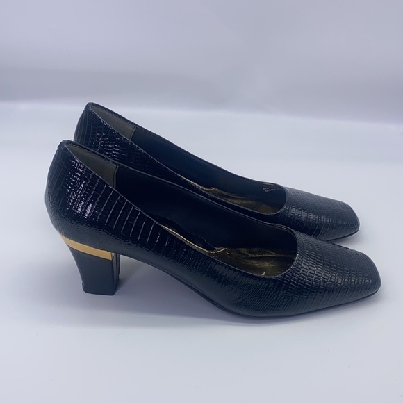 J.Renee - Mary Black Animal Print Leather Gold Trim Heels Size 8 - Picture 2 of 16